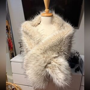 NWT Sissly Designs BLUSH WITH BLACK TIPS BRIDAL FAUX FUR SHAWL size Small Small: